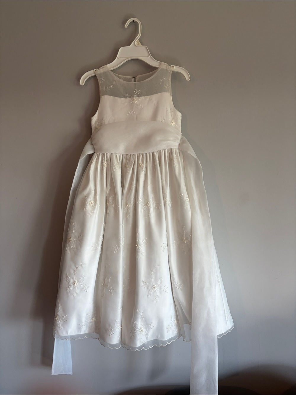Size 7 Cinderella Embroidered Formal Girls' Dress Vintage, Flower Girl Worn Once